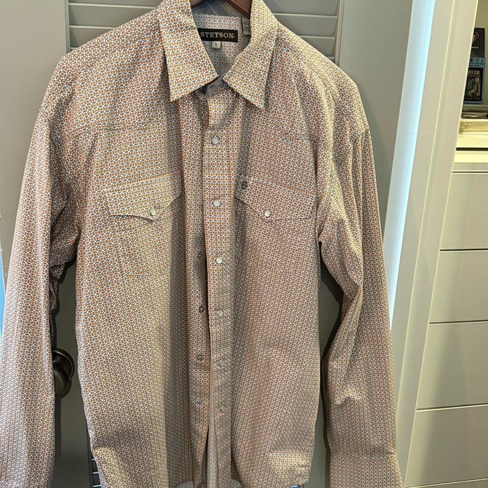 Men’s buttoned down shirt